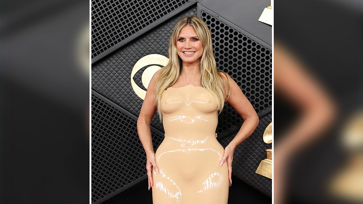 Bianca Censori Grammys Dress